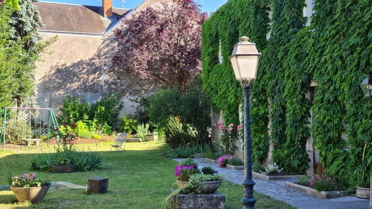 Le Beaugency Hotel Bagian luar foto